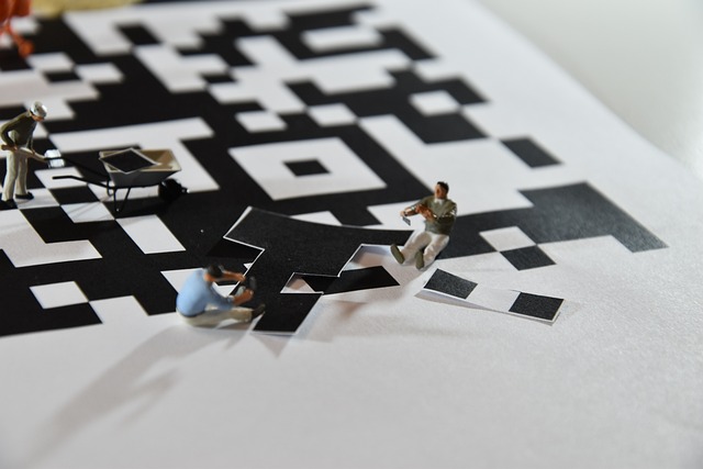 figures, miniatures, qr code